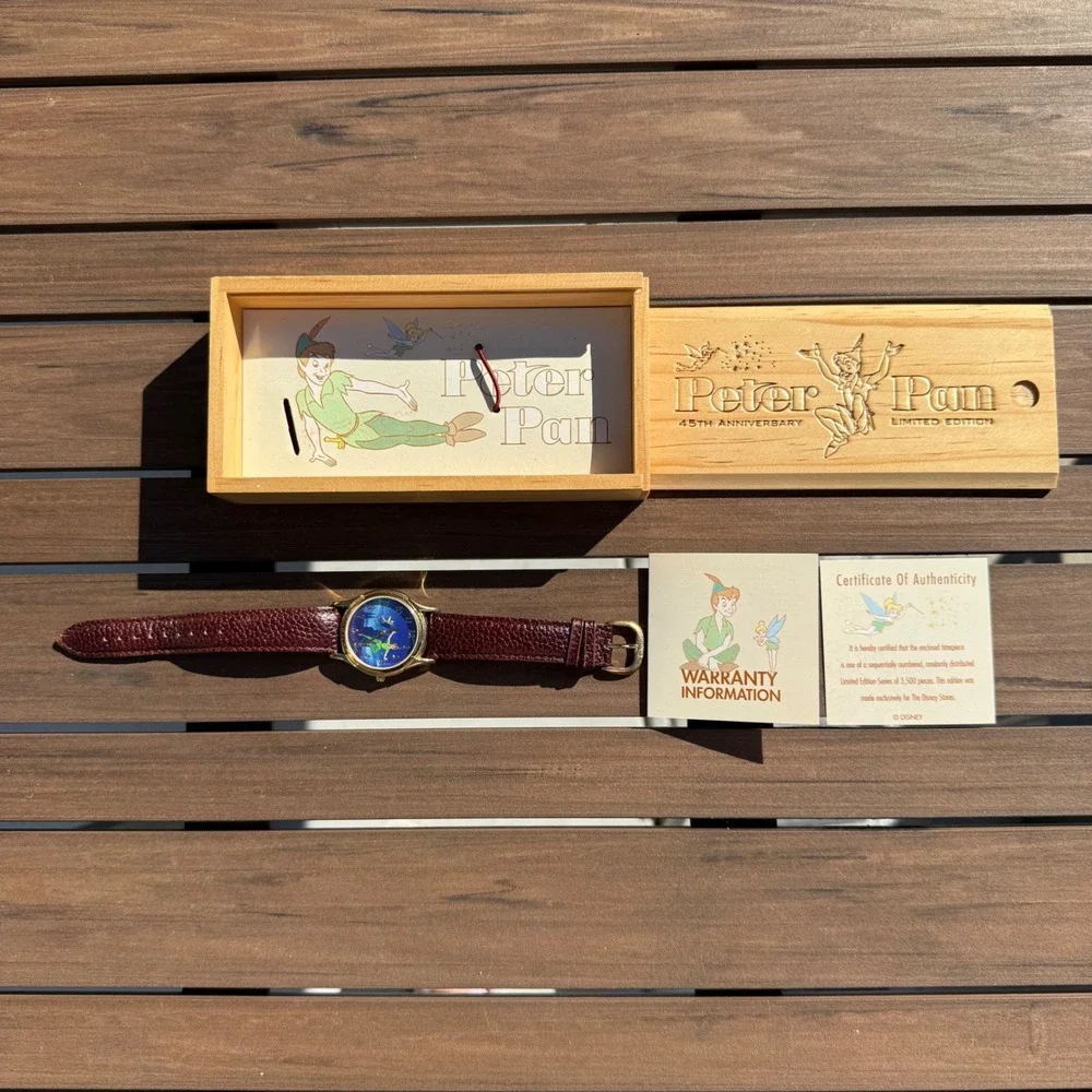 Disney Peter‎ Pan 45th Anniversary Limited Edition Watch Tinkerbell Gold Tone